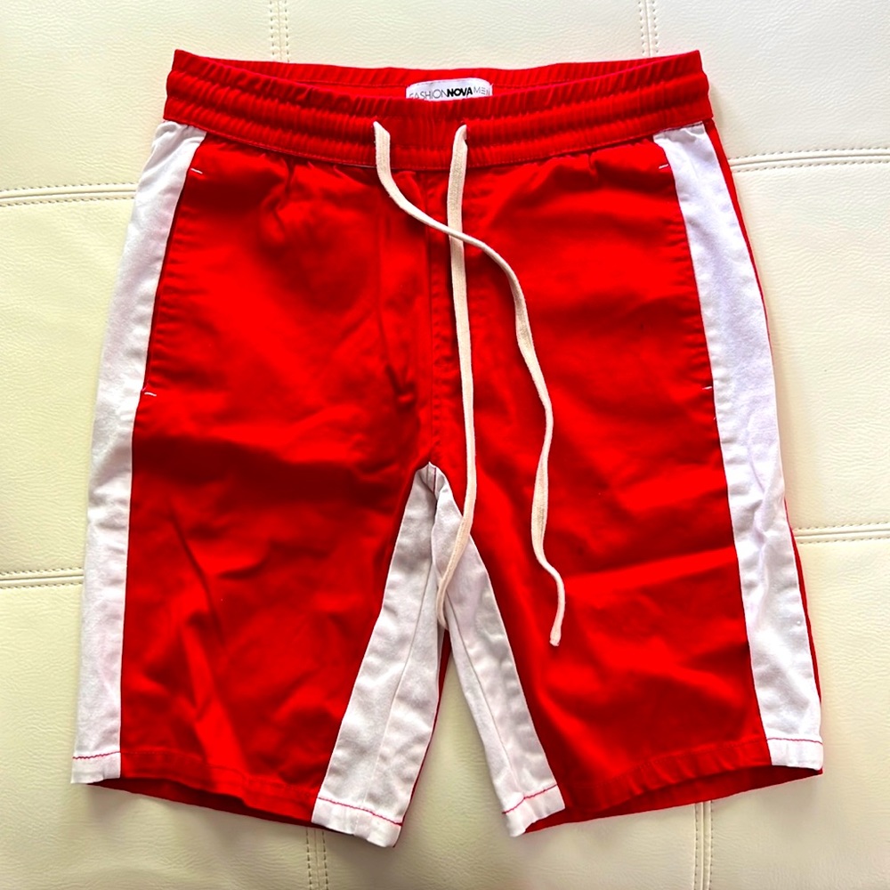 Red and white shorts, great fit and very comfortable